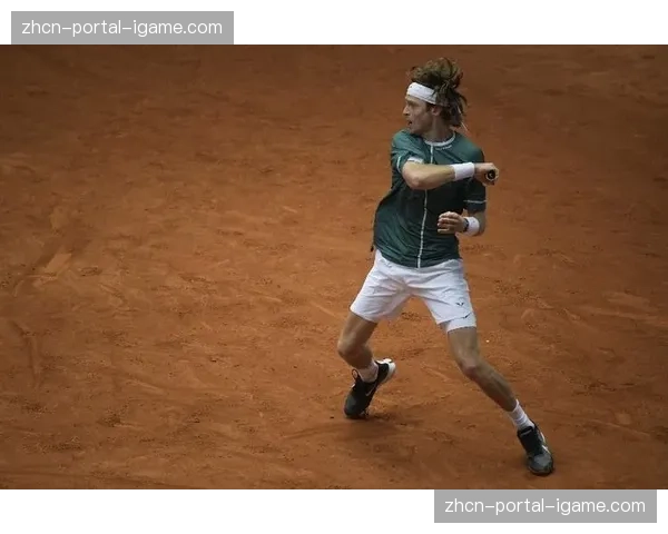 迈阿密大师赛八强战：卢布列夫直落两盘击败德米纳尔