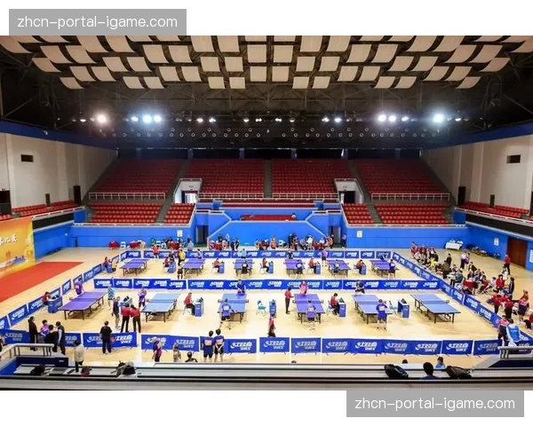 观众cosplay历代乒乓名将入场，成赛场独特风景线